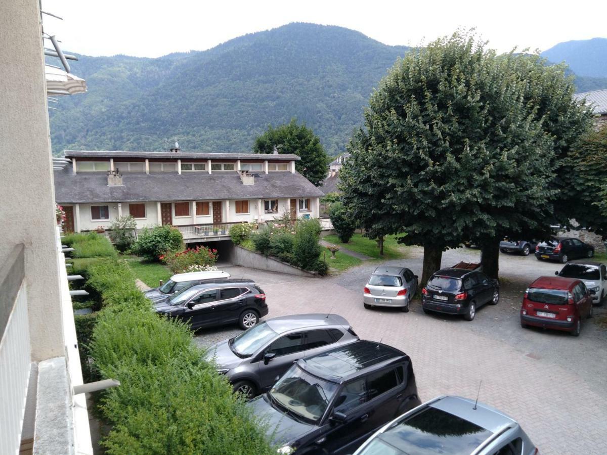 Le Pardeilhan Appt Chaleureux, Lumineux Avec Terrasse Et Parking En Coeur De Ville Bagneres-de-Luchon Exterior photo